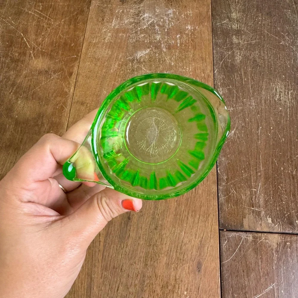 Jeanette Glass Co Depression Era Floral Pattern green vaseline uranium creamer‎